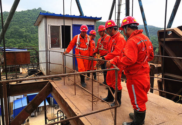 陜煤建設(shè)礦建三公司現(xiàn)場檢查督促“安全月活動(dòng)”深入開展