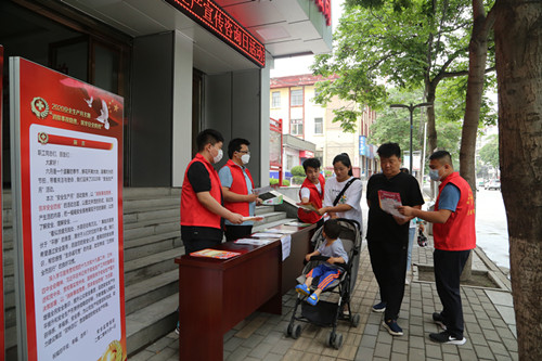 陜煤建設(shè)機(jī)電安裝公司開展“安全生產(chǎn)宣傳咨詢?nèi)铡被顒?></div>
                                <div   id=