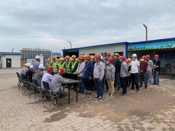 陜煤建設(shè)澄合分公司線上線下聯(lián)動(dòng)開(kāi)展“安全生產(chǎn)宣傳咨詢?nèi)铡被顒?dòng)