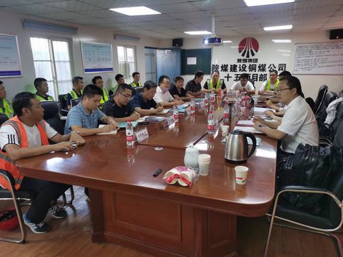 陜煤建設(shè)銅煤公司承建的藍(lán)山水岸通過優(yōu)質(zhì)結(jié)構(gòu)、綠色示范工程驗(yàn)收