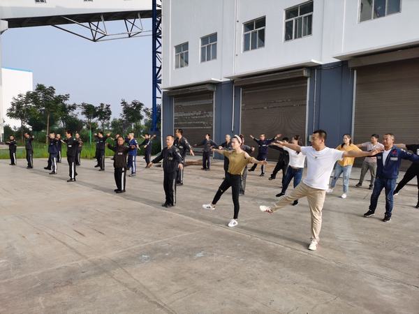 陜煤建設洗選煤運營公司澄合山陽運營項目部喊你來做廣播體操啦！