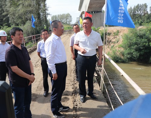 榆林市委副書記、市長李春臨深入陜煤建設(shè)路橋分公司靖神鐵路項目調(diào)研指導(dǎo)