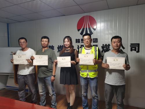 陜煤建設(shè)銅煤公司第一項(xiàng)目部開(kāi)展以“演繹青春，筑夢(mèng)銅煤”為主題藝術(shù)會(huì)展活動(dòng)聚力青春能量迸發(fā)工作激情