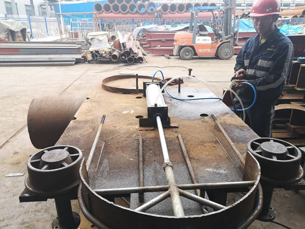 陜煤建設(shè)澄合分公司安裝三隊“超大號”管卡煒彎機新鮮出爐