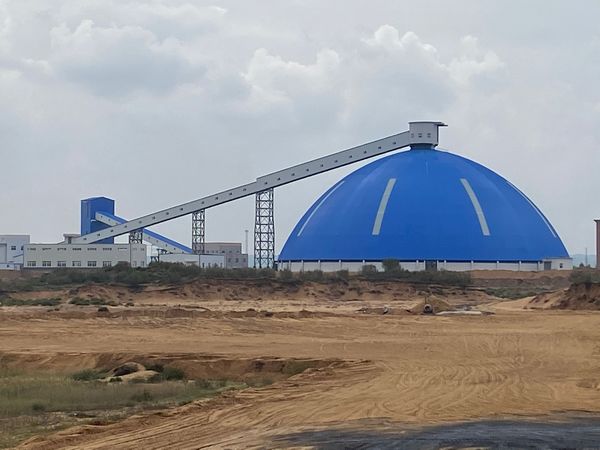 陜煤建設天工公司承建的榆林清水煤炭集運站儲煤場及棧橋工程順利通過竣工預驗收