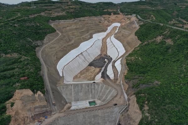 陜煤建設韓城分公司承建的龍鋼公司綜合渣場項目順利通過竣工驗收