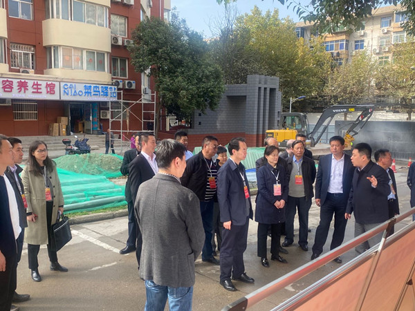 西安市新城區(qū)政協(xié)委員張煒一行深入陜煤建設(shè)澄合分公司老舊小區(qū)改造項(xiàng)目觀摩指導(dǎo)工作