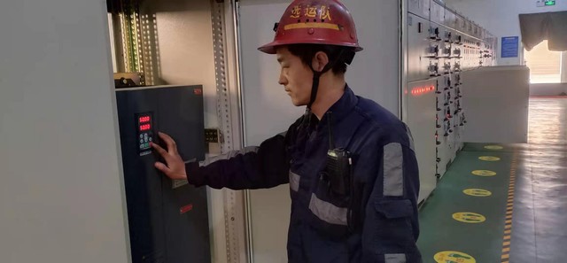 運(yùn)維戰(zhàn)線上的急先鋒-----記陜煤建設(shè)洗選煤運(yùn)營(yíng)公司澄合山陽(yáng)運(yùn)營(yíng)項(xiàng)目部檢修班班長(zhǎng)李鵬