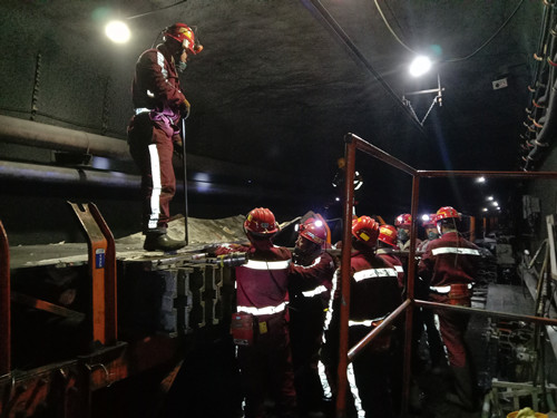 陜煤建設(shè)機(jī)電安裝公司：春節(jié)堅(jiān)守崗位忙搶修