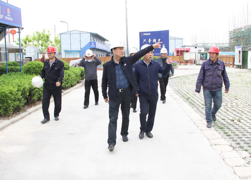 侯本英深入山水逸境小區(qū)、老城改造項(xiàng)目調(diào)研指導(dǎo)工作