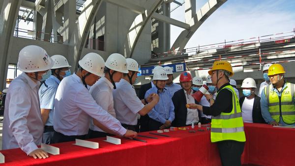 對標(biāo)交流促發(fā)展 觀摩學(xué)習(xí)共提升