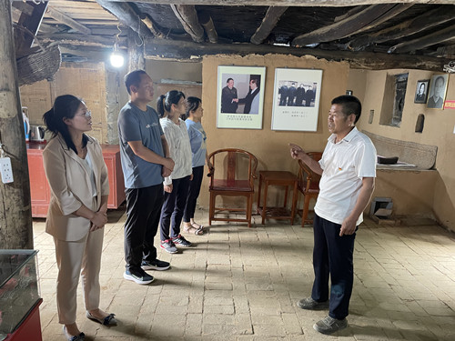 陜煤建設(shè)機(jī)電安裝公司走進(jìn)紅色地下交通站舊址悟思想