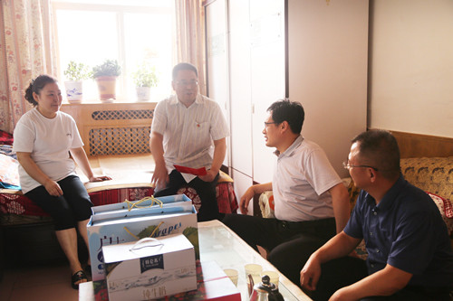 情系困難黨員 走訪慰問(wèn)送關(guān)懷