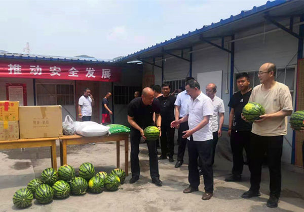 陜煤建設(shè)礦建三公司：學(xué)史歷行，進基層“送清涼”