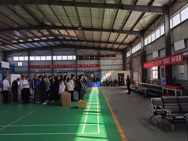 “乒”博賽場(chǎng) “羽”你同行