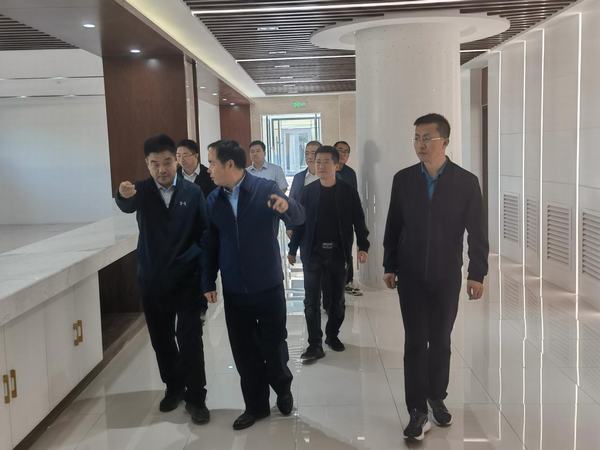 陜煤集團(tuán)陜西鐵路物流集團(tuán)黨委書記、董事長趙國智蒞臨靖神鐵路孟家灣站機(jī)輛中心檢查指導(dǎo)工作