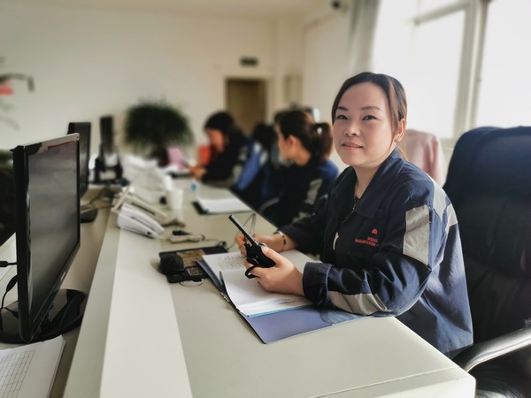 “鏗鏘玫瑰”綻“煤?！?></div>
                                <div   id=