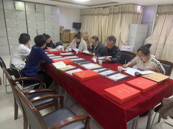 陜煤建設(shè)礦建二公司與礦建三公司開展黨支部標(biāo)準(zhǔn)化對標(biāo)活動(dòng)