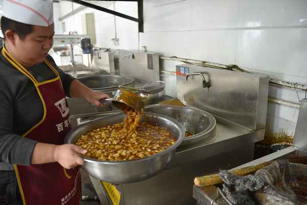 陜煤建設煤礦運營服務分公司：把“食”事辦好，讓幸福走上舌尖