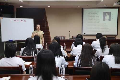 陜煤建設路橋分公司：關愛女職工，情滿半邊天