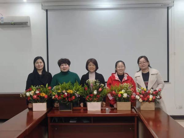 陜煤建設設備租賃中心舉辦慶?！叭恕眿D女節(jié)活動