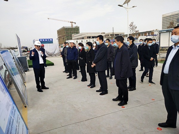 西安市高新區(qū)黨工委、管委會(huì)一行觀摩測評(píng)陜煤建設(shè)北斗星基建設(shè)項(xiàng)目