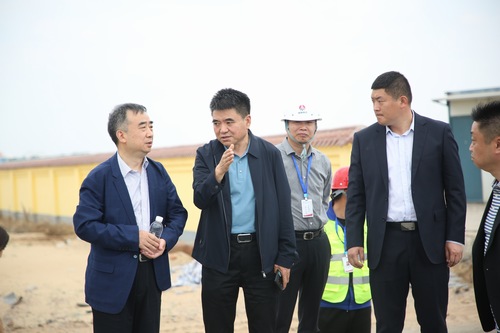 陜煤運銷集團黨委書記、董事長楊科生一行蒞臨榆陽煤炭物流園區(qū)項目檢查指導工作