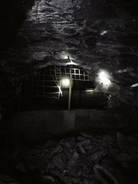 陜煤建設(shè)礦建二公司王峰項目部大型設(shè)備換裝硐室與南翼輔運大巷順利貫通