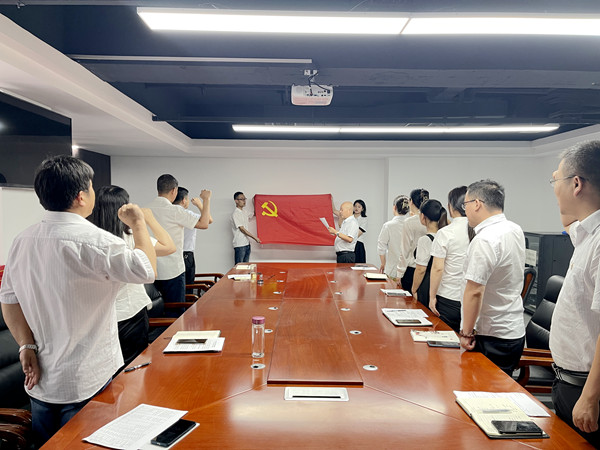 建設(shè)集團(tuán)大秦置業(yè)公司開(kāi)展“重溫入黨誓詞 牢記使命擔(dān)當(dāng)”主題黨日活動(dòng)