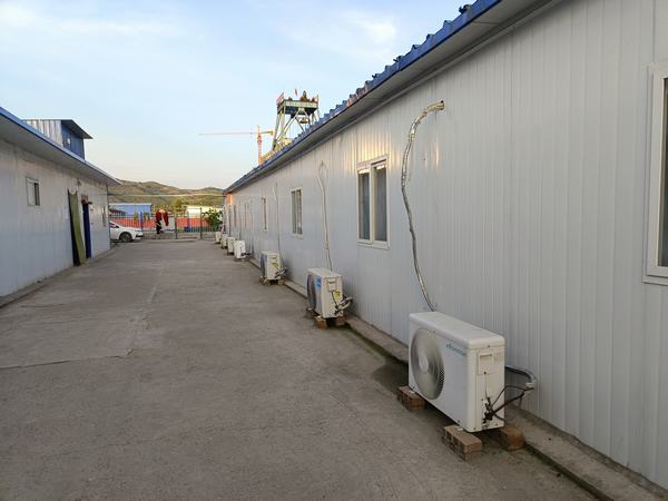 陜煤建設礦建二公司：空調(diào)進工地 清涼且暖心