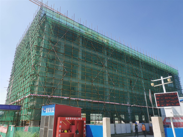 陜煤建設(shè)渭南分公司河北龐源項(xiàng)目綜合樓主體結(jié)構(gòu)封頂