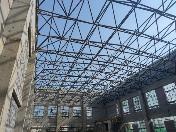 陜煤建設(shè)綠宇公司：中秋獻(xiàn)禮，提前完成網(wǎng)架吊裝