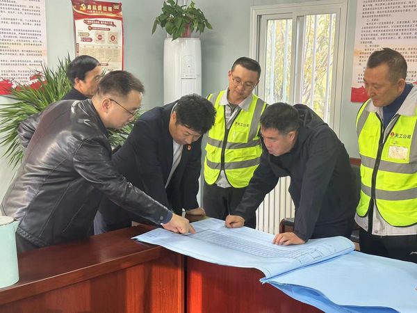 黃陵建莊礦業(yè)有限公司總經(jīng)理蘇小衛(wèi)蒞臨陜煤建設(shè)天工公司建莊項目部檢查指導(dǎo)工作