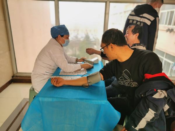 陜煤建設(shè)集團(tuán)洗選煤運(yùn)營(yíng)公司澄合山陽(yáng)運(yùn)營(yíng)項(xiàng)目部：新添舉措嚴(yán)把職工“健康關(guān)”