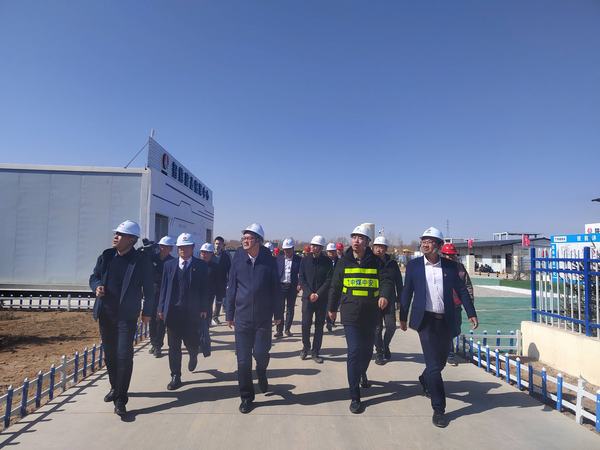 榆林市委副書記、市委黨校校長李雄斌一行蒞臨榆林市委黨校新校區(qū)建設(shè)項(xiàng)目檢查指導(dǎo)工作