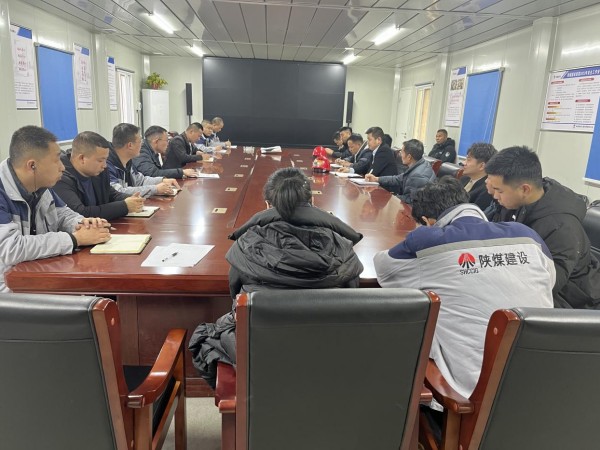 陜煤建設(shè)咸陽分公司灃西新城第五學(xué)校項(xiàng)目搶工大干正當(dāng)時(shí)