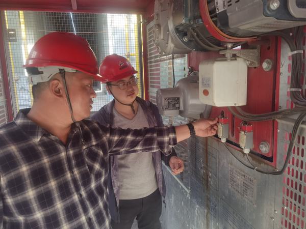 陜煤建設(shè)韓城分公司土建六項(xiàng)目部安全生產(chǎn)“齊步走”