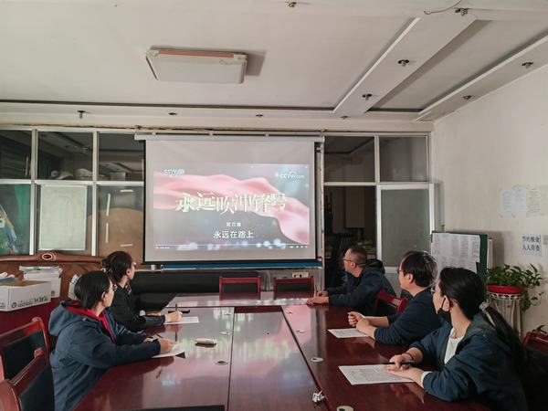 陜煤建設(shè)韓城分公司土建五項目部黨支部“ 嚴守紀律底線 加強作風(fēng)建設(shè)”系列活動