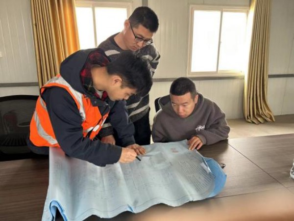 陜煤建設(shè)咸陽(yáng)分公司第二項(xiàng)目：團(tuán)結(jié)互助，共同進(jìn)步