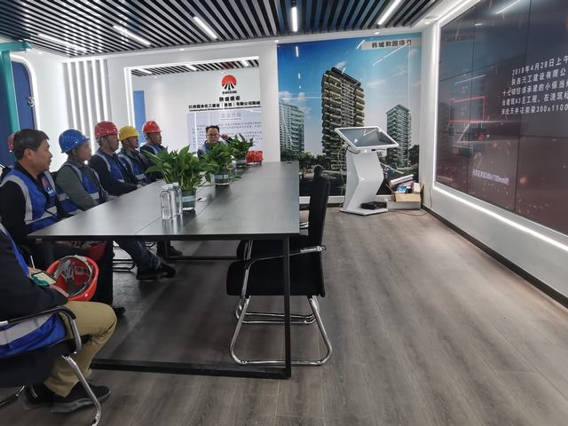 陜煤建設(shè)韓城分公司土建一項(xiàng)目部：黨旗“插”在現(xiàn)場(chǎng)上 安全“融”入使命中