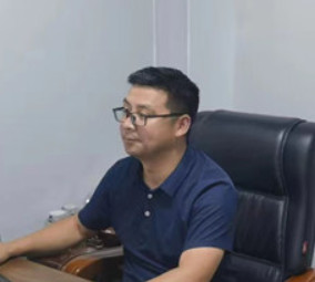 用擔(dān)當(dāng)譜寫奮斗之歌