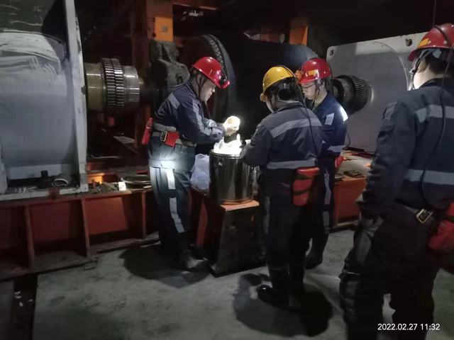 陜煤建設(shè)韓城分公司踐行“四個倡導(dǎo)”見實(shí)效之倡導(dǎo)做一名創(chuàng)新型實(shí)干型管理者