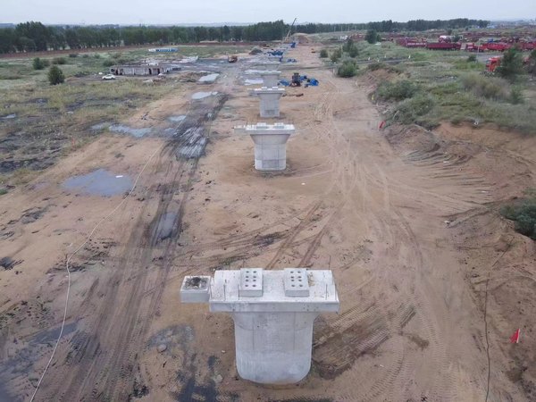 陜煤建設路橋分公司靖神鐵路項目部王則灣大橋下部結(jié)構(gòu)施工圓滿完成