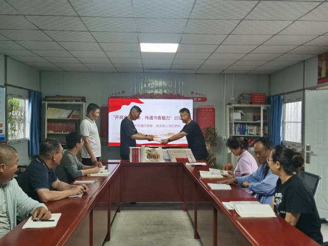 陜煤建設(shè)韓城分公司土建十二項(xiàng)目部：“四色閱讀”點(diǎn)亮讀書燈，讓生活溢滿書香