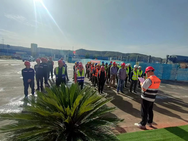 陜煤建設(shè)咸陽(yáng)分公司第八項(xiàng)目部開展高處墜落應(yīng)急演練