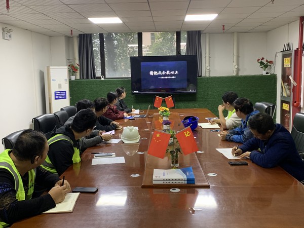 陜煤建設(shè)銅煤公司第十五項(xiàng)目部開展:“安全理念記心中、安全生產(chǎn)促發(fā)展”專題教育活動(dòng)