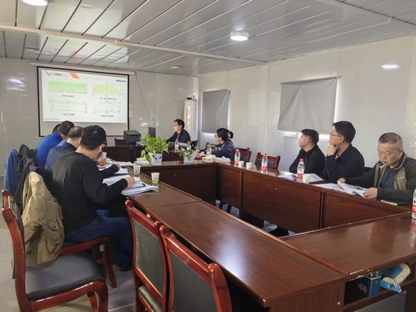 陜煤建設(shè)天工公司新疆第一項(xiàng)目部?jī)?chǔ)煤棚鋼結(jié)構(gòu)網(wǎng)架超危大工程一次性通過專家論證