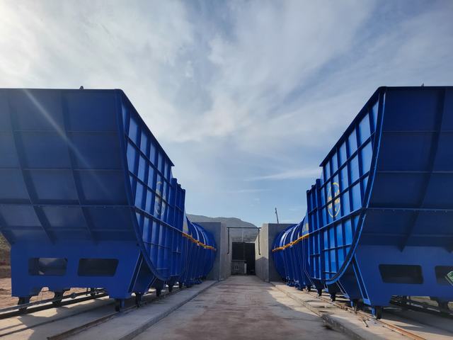 陜煤建設(shè)韓城分公司土建十三項(xiàng)目部承建的通風(fēng)機(jī)風(fēng)道及基礎(chǔ)、通風(fēng)機(jī)配電室工程順利通過(guò)竣工驗(yàn)收