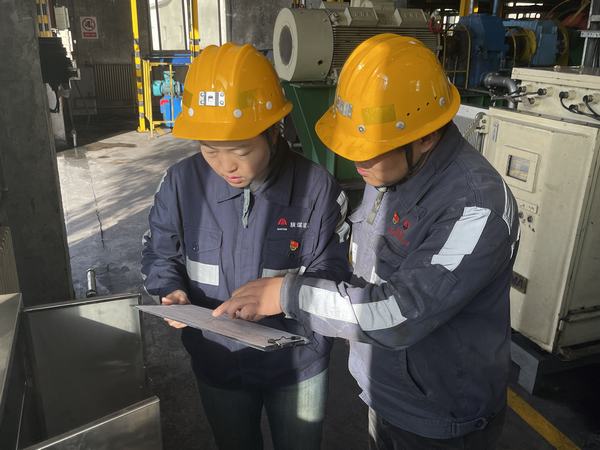 陜煤建設(shè)洗選煤運(yùn)營(yíng)公司紅柳林洗煤廠運(yùn)營(yíng)項(xiàng)目部黨支部：“黨建+安全”深度融合 打好安全生產(chǎn)“組合拳”