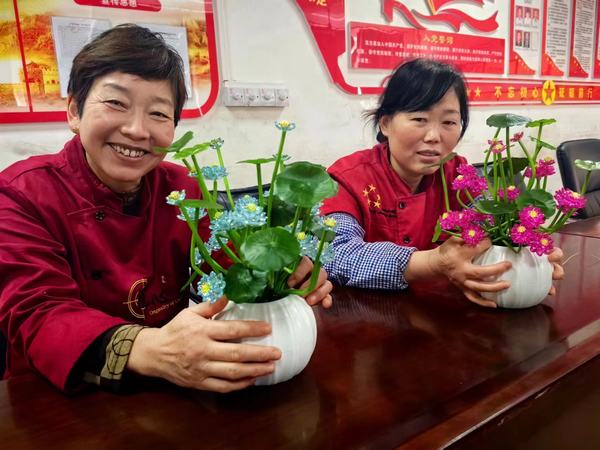 陜煤建設(shè)洗選煤運營公司檸條塔運營項目部開展 “巧手傳廉情，歡喜迎元旦”主題手工活動